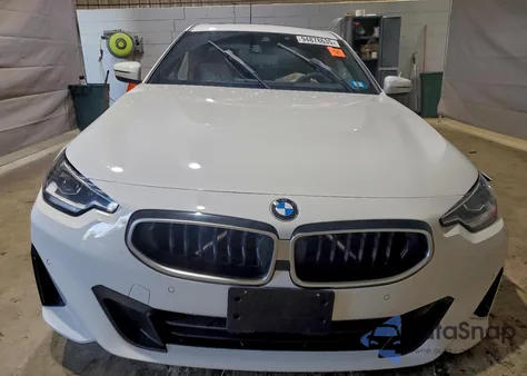 2025 BMW 230Xi z USA, uszkodzony, nr VIN 3MW33CM00S8F32631